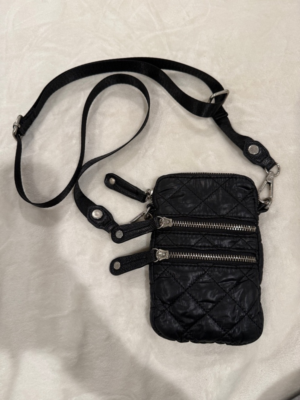 Sondra Roberts Black Quilted Crossbody Phone Pouch